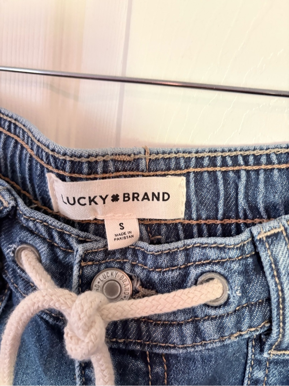 Lucky Brand Women's Light Blue Denim Jeggings with Drawstring